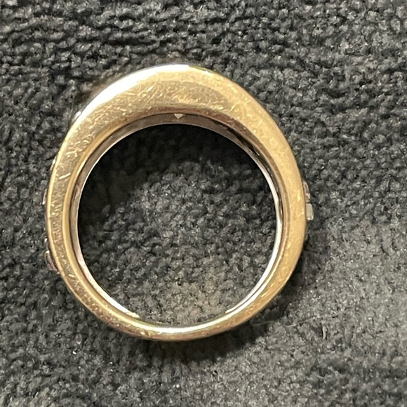 Diamond Ring - Picture 7 of 7